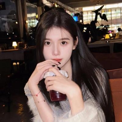 盛夏不如她迷人